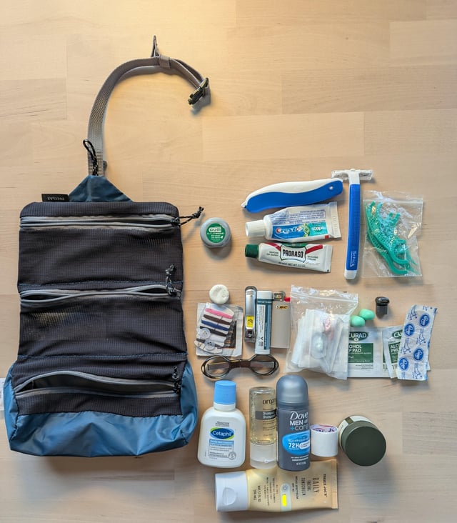 Forclaz Ultralight Toiletry Bag